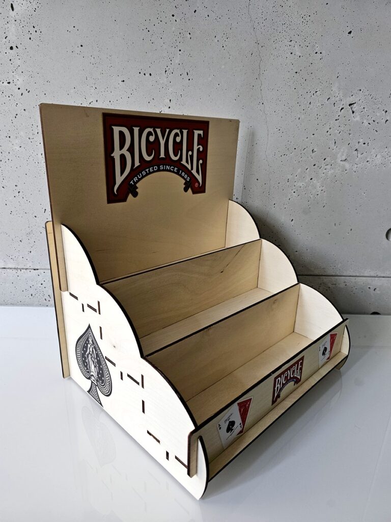 Display na produkty ze sklejki